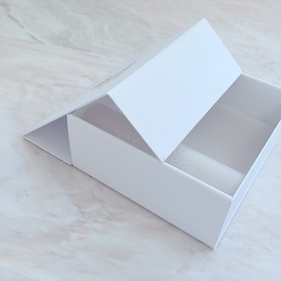 Creed Gift Box - Picture 3 of 8